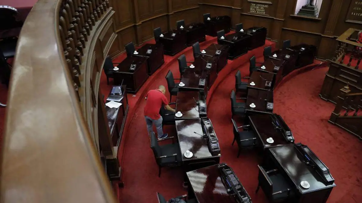 Sesión en el Congreso del Estado